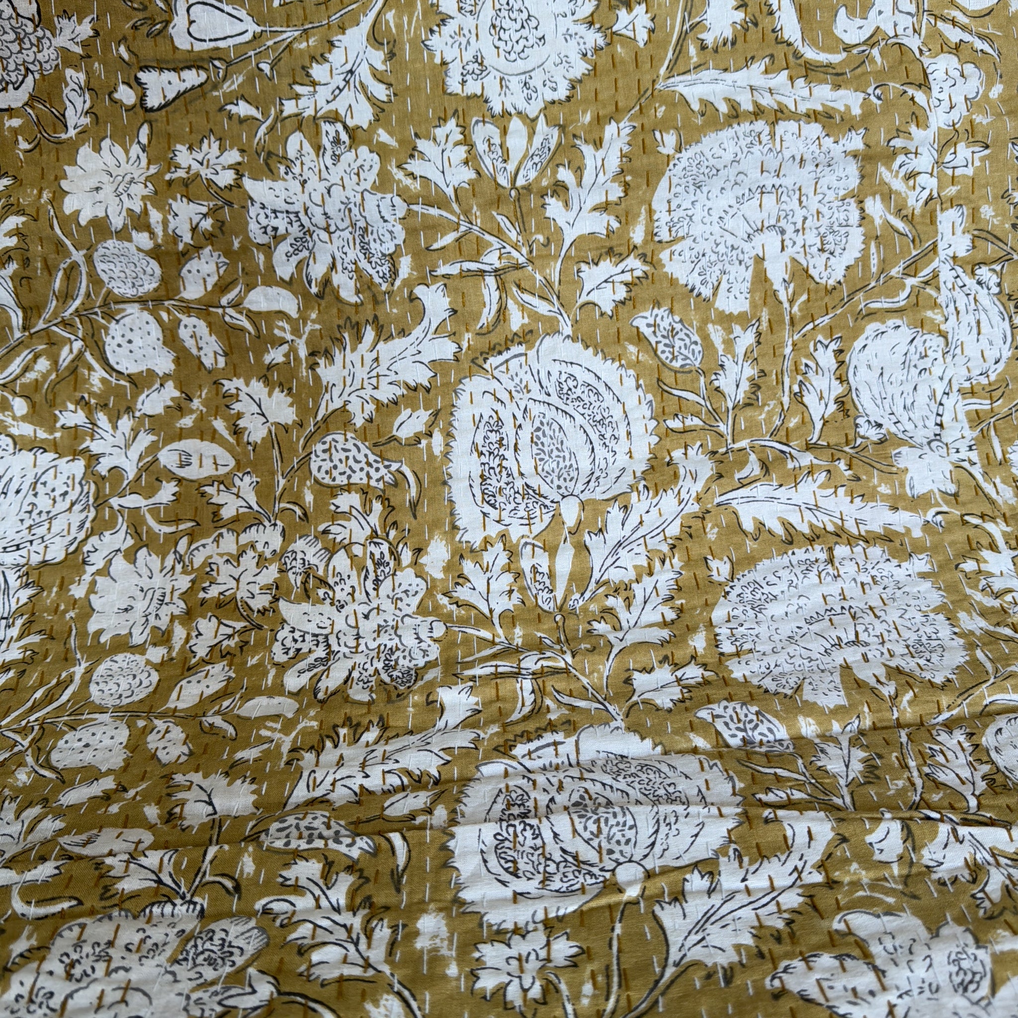 Printed Kantha Quilt for Sofa & Picnic Use