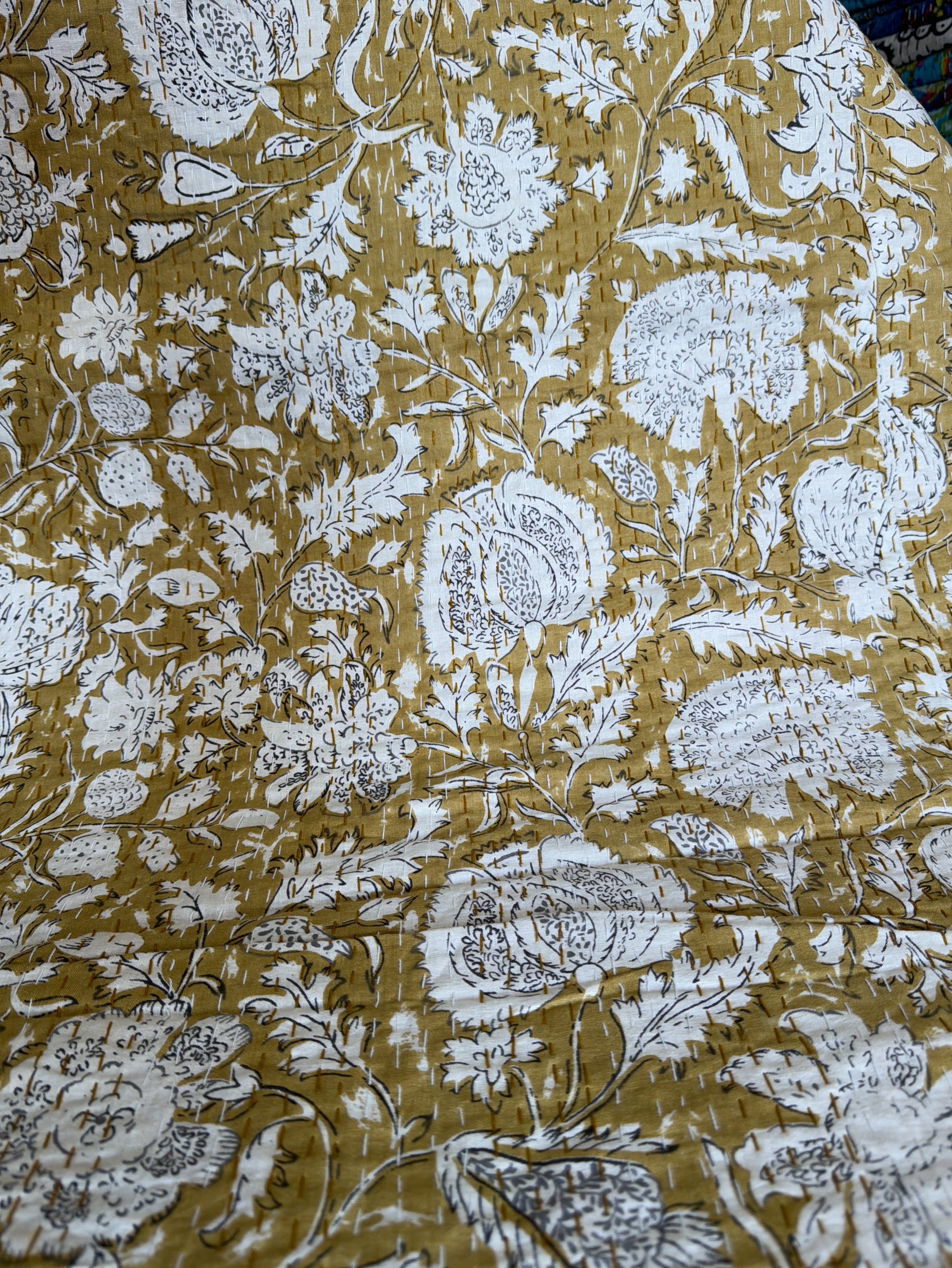 Printed Kantha Quilt for Sofa & Picnic Use