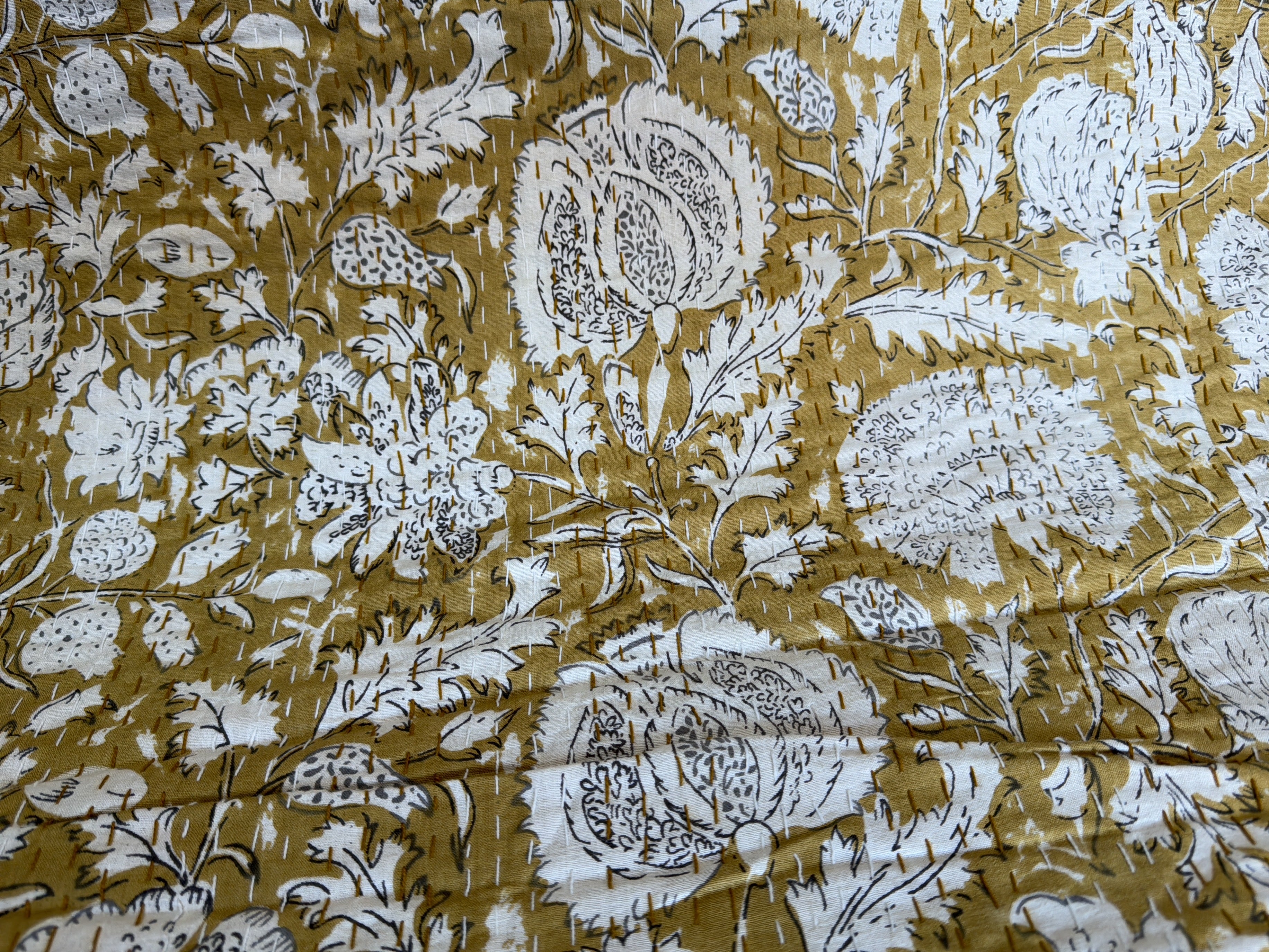 Printed Kantha Quilt for Sofa & Picnic Use