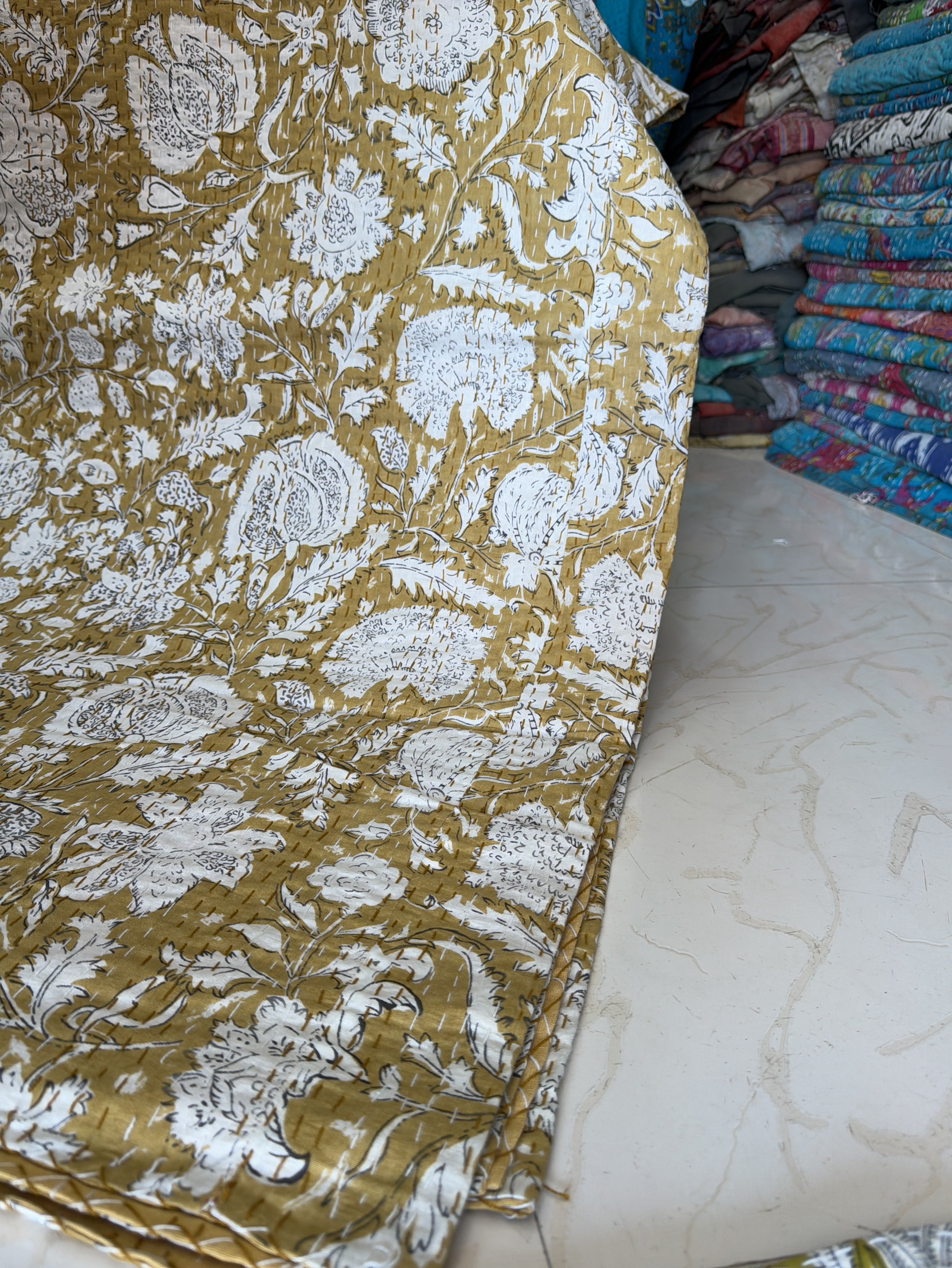 Printed Kantha Quilt for Sofa & Picnic Use