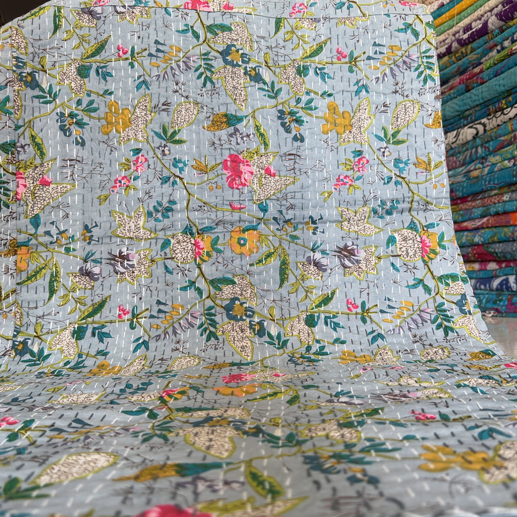Farmhouse Style Kantha Quilt – Vintage Print Throw