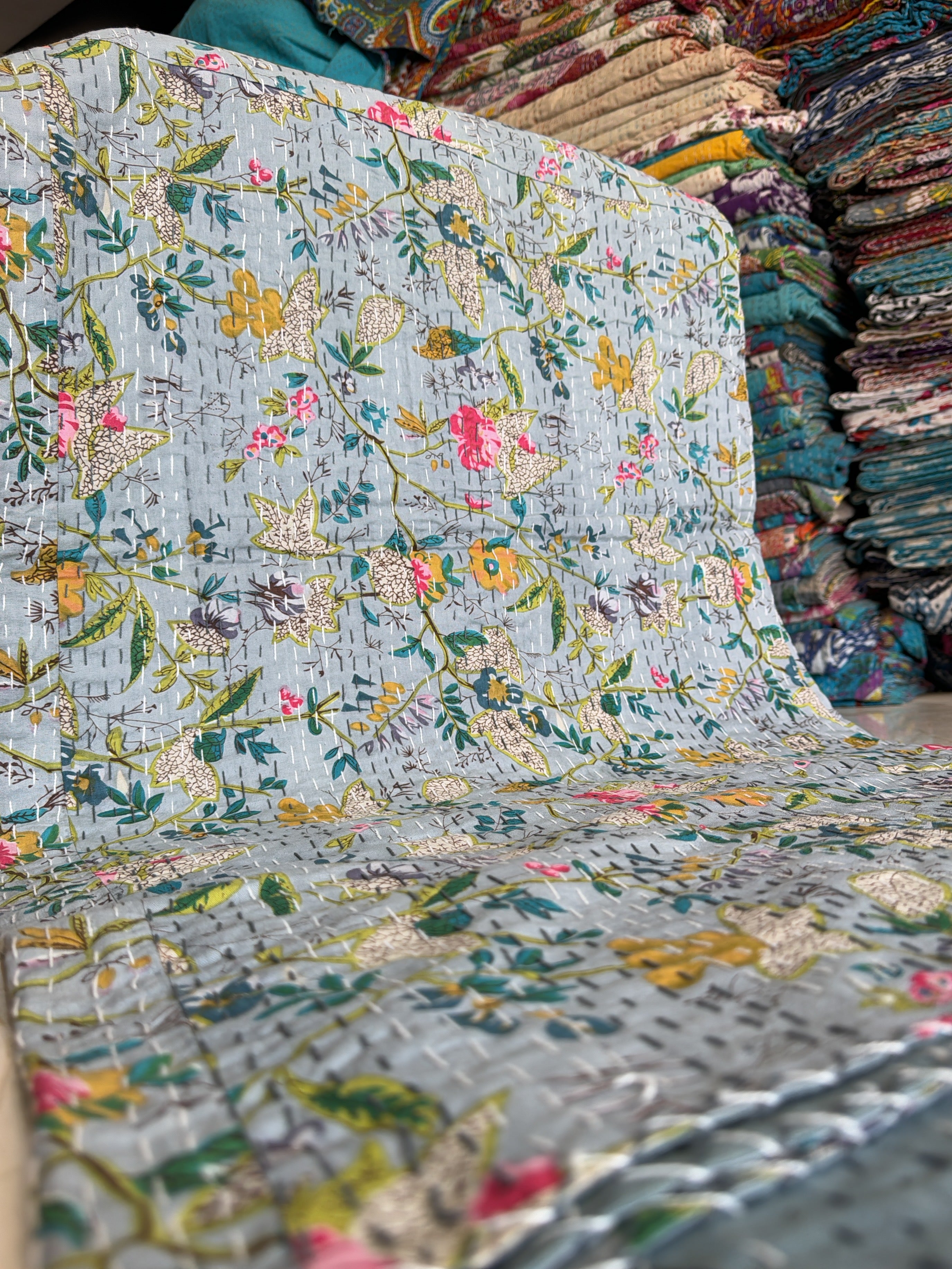 Farmhouse Style Kantha Quilt – Vintage Print Throw