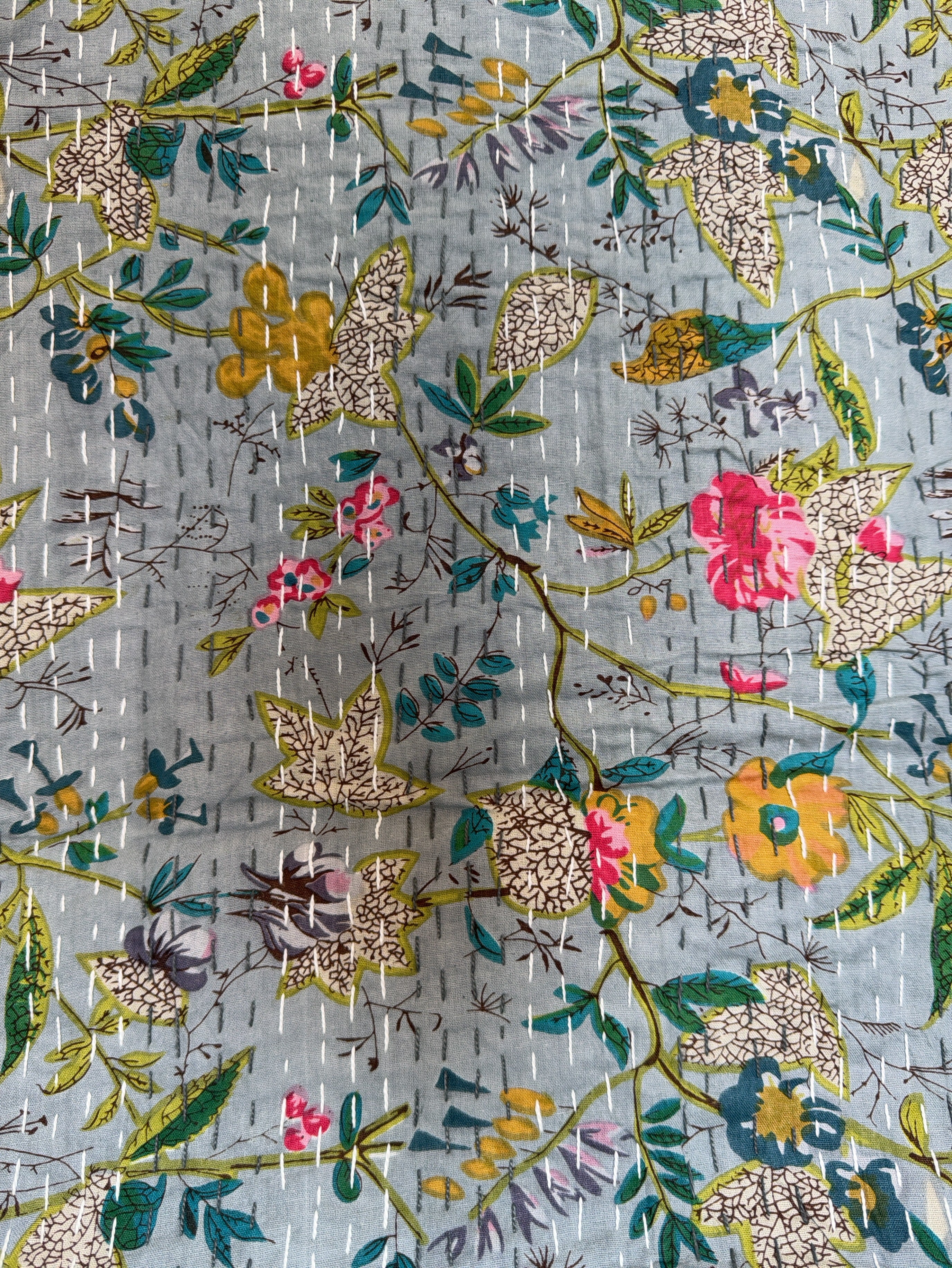 Farmhouse Style Kantha Quilt – Vintage Print Throw