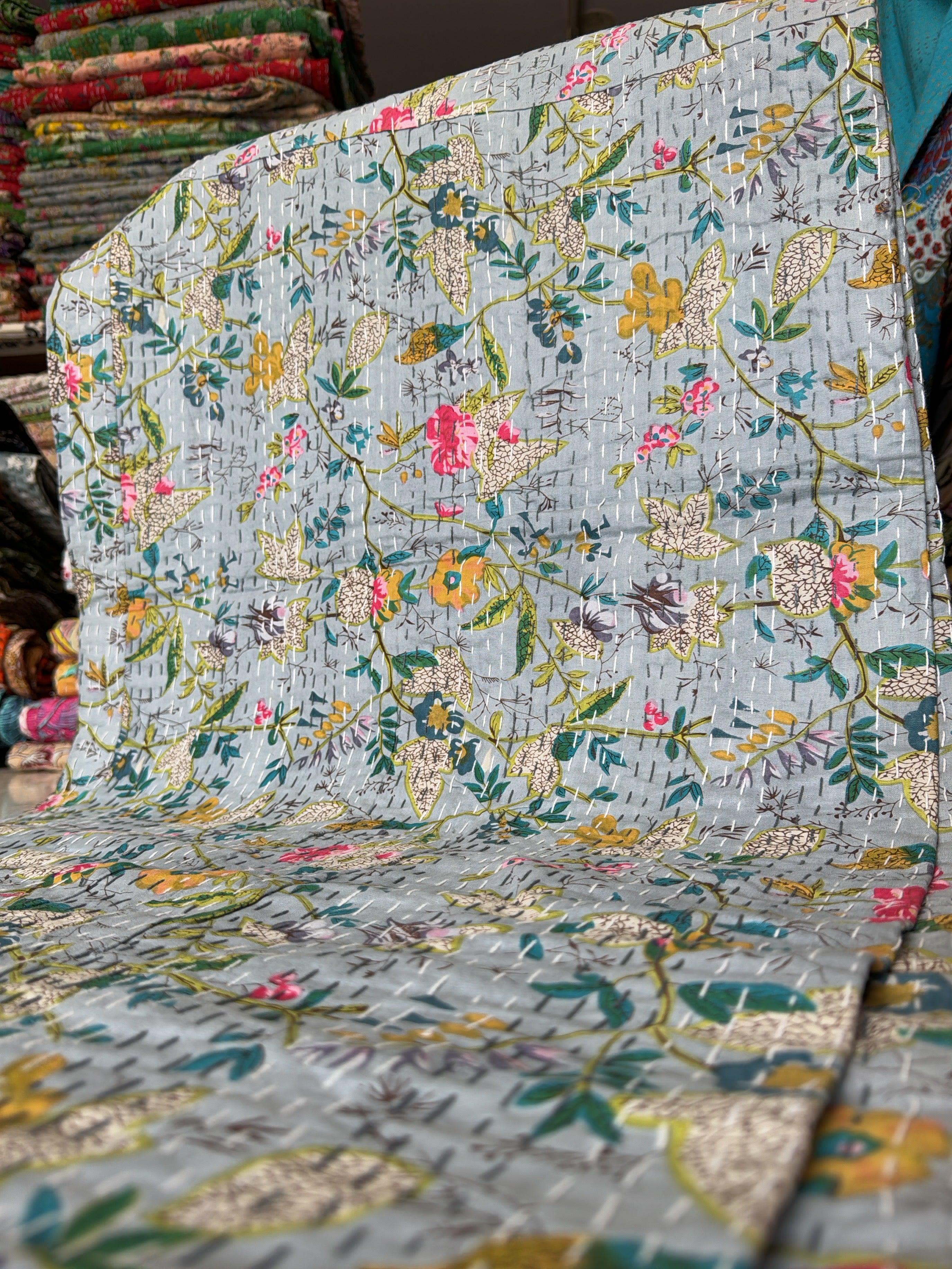 Farmhouse Style Kantha Quilt – Vintage Print Throw
