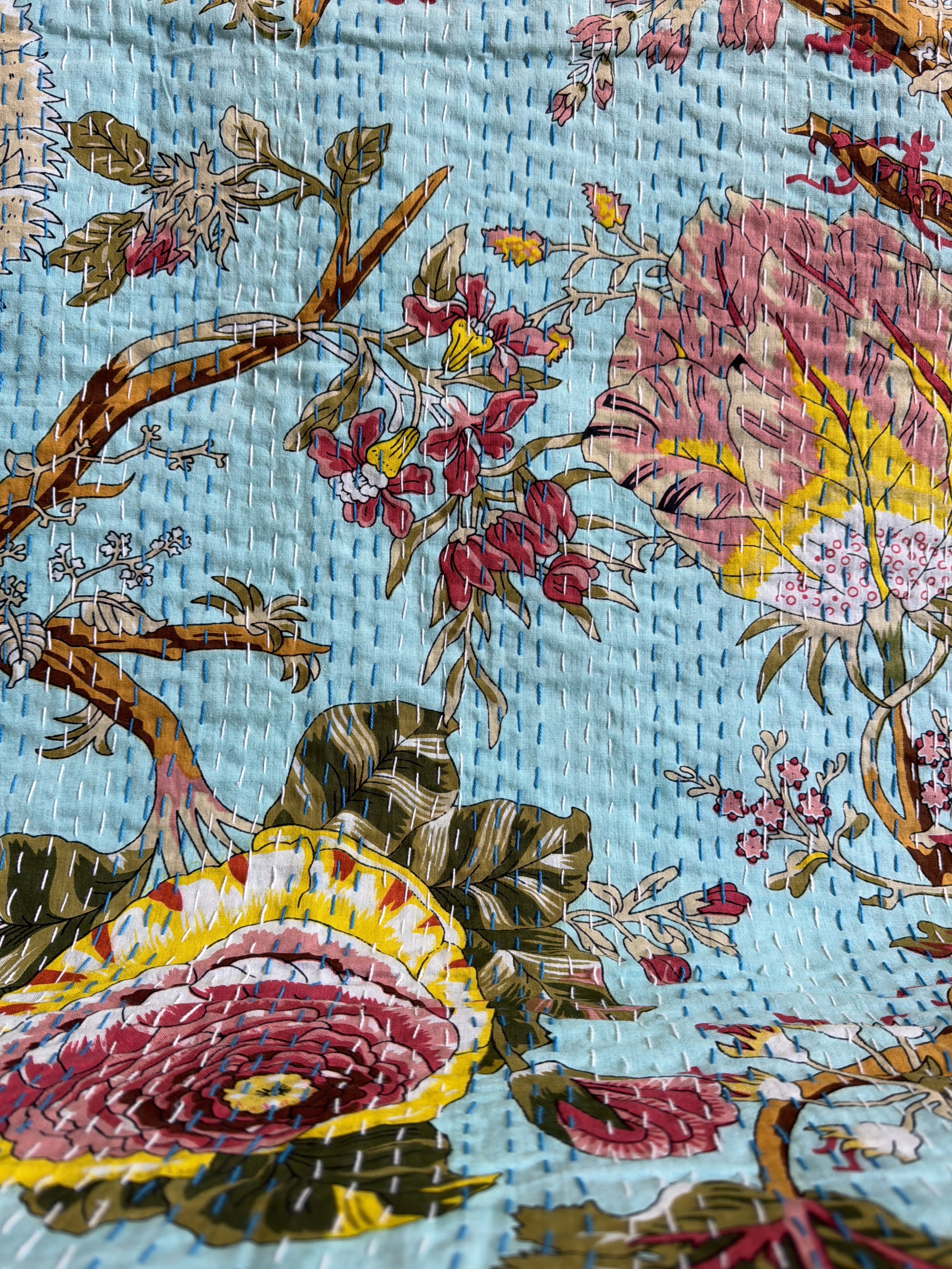 Floral Printed Kantha Quilt – Lightweight Bedding